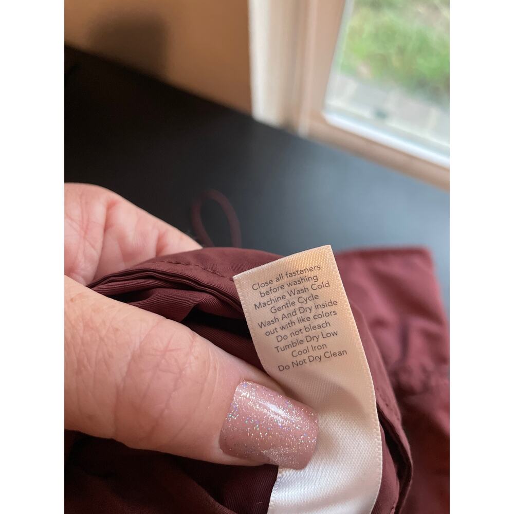 Athleta Acadia Windbreaker Jacket in Burgundy Size Large - Picture 14 of 14